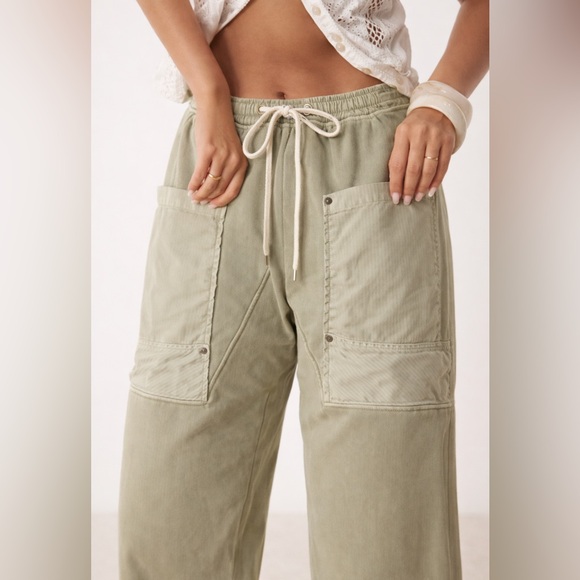 Free People We The Free Sage Green Cargo Pants Boho Utility Wide Leg NWT🌟 - Picture 2 of 4